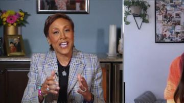 Michael Kors Plaid Blazer de lana prensado usado por Robin Roberts en Good Morning America 6 de abril de 2020