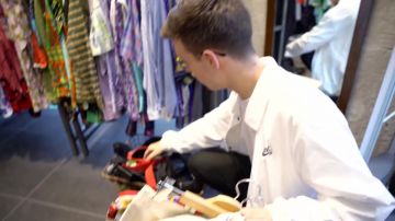 The white jacket Nike worn by Seb the fries in the video We had exchanged our styles... (ft Seb, Maxenss, Firefly)