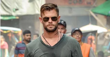Sunglasses worn by Tyler Rake (Chris Hemsworth) in the movie Tyler Rake 
