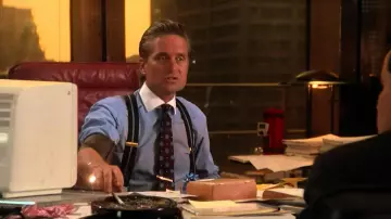 La camisa de cuello blanco con doble puño que usó Gordon Gekko (Michael Douglas) en Wall Street