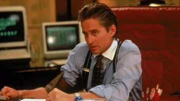 The Santos watch in Cartier, and as beautiful as the watch of Gordon Gekko (Michael Douglas) in Wall Street