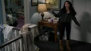 Brown Boots worn by Haley Dunphy (Sarah Hyland) in Modern Family Season 11 Episode 17