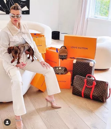 Le Specs the Monster Sunglasses usado por Sofia Richie Instagram 6 de marzo de 2020