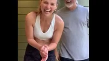 Camo noir Court porté par Hannah Brown dans La Bachelorette