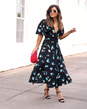 Editor Spot Print Midi Dress de Kristaperez en la cuenta de Instagram @kristaperez