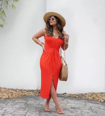 Vestido rojo de Kristaperez en la cuenta de Instagram @kristaperez