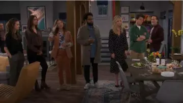 Pink Velvet Pants worn by Joanna (Jessy Hodges) in Indebted Season 1 Episode 10