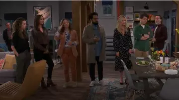 Pink Velvet Blazer worn by Joanna (Jessy Hodges) in Indebted Season 1 Episode 10