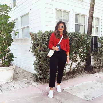 La cosecha de piernas rectas de Kristaperez en la cuenta de Instagram @kristaperez