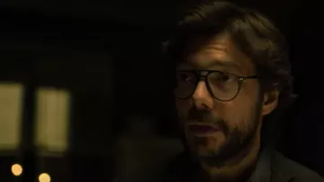 Eyeglasses aviator El Profesor (Álvaro Dead) in The casa de papel Part 4 Episode 3