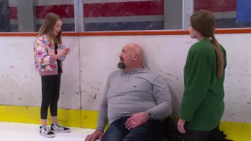 Vans baskets portées par J. J. (Juliette Donenfeld) dans Le Grand Spectacle Spectacle (S01E01)