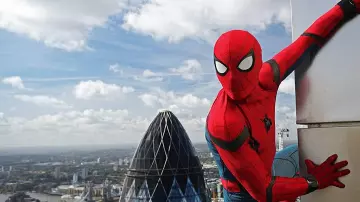 La máscara de Spider-Man de Peter Parker (Tom Holland) en Spider-Man: Homecoming