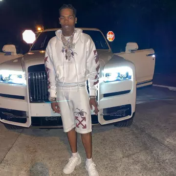 Le sweatshirt à capuche Off White porté par Lil Baby sur son compte Instagram @lilbaby_1 