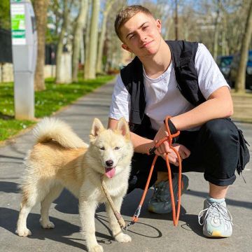 Las zapatillas Yeezy Boost 700 que lleva Michou en su cuenta de Instagram @michou_yt