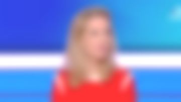 Suéter rojo de Sidonie Bonnec en Tout le monde à son mot à dire