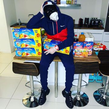 The sneakers Nike TN worn by TK-13 on his account Instagram @tk13002