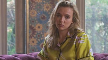 Pijama estampado de seda amarilla de Olivia von Halle de Villanelle (Jodie Comer) en Killing Eve (S03E02)