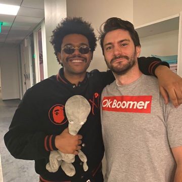 The jacket academic BAPE x XO Black The Weeknd on his account Instagram @theweeknd