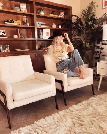 Noir Éleveur Chapeau de Halley Elefante sur l'Instagram account @thesaltyblonde