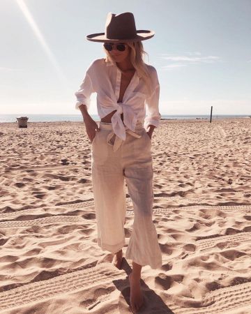 Culture Pantalon de Halley Elefante sur l'Instagram account @thesaltyblonde