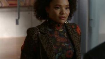 Blazer de estampado marrón usado por Vanessa (Jade Payton) en Dynasty Temporada 3 Episodio 17
