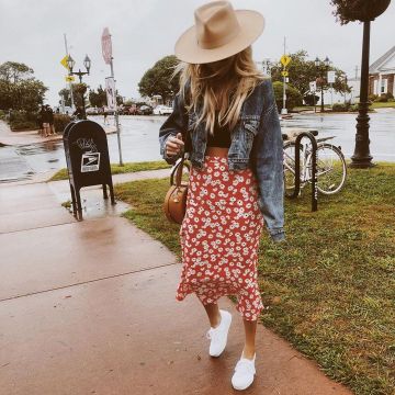 Vans Blanc Sneaker de Halley Elefante sur l'Instagram account @thesaltyblonde