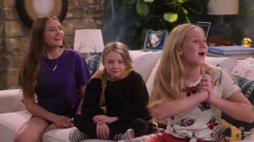 Vans Classic Damier Slip-on, baskets portées par J. J. (Juliette Donenfeld) comme on le voit dans Le Grand Spectacle Spectacle (S01E06)