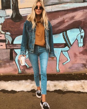Agolde Slim Jeans de Halley Elefante en la cuenta de Instagram @thesaltyblonde