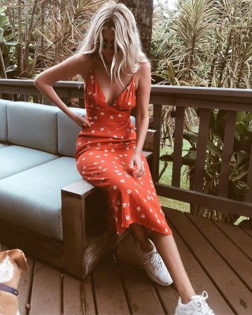 Ash Low-Top Sneakers de Halley Elefante sur l'Instagram account @thesaltyblonde