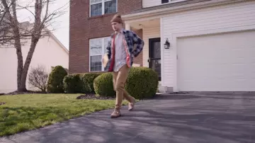 Moccasins brown of Tyler Joseph in the clip Level of Concern of Twenty one pilots