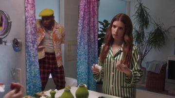 La chemise à manches courtes orange Jacquemus de Anderson .Paak dans son clip Don't Slack (from Trolls World Tour)  avec Justin Timberlake