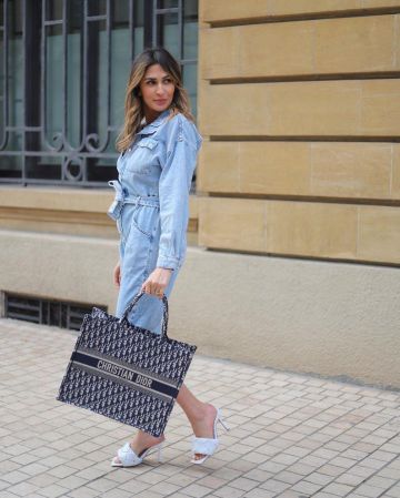 The combination of jean worn by Yasmine Zeroc on his account Instagram @yasmine.zeroc