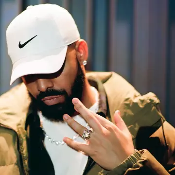 Nike Legacy91 white cap worn by Drake on his Instagram account @champagnepapi