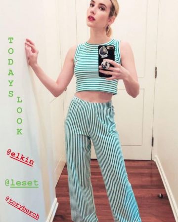 Leset Laura Striped Cropped Sleeveless Crewneck usado por Emma Roberts Instagram Stories 10 de abril de 2020