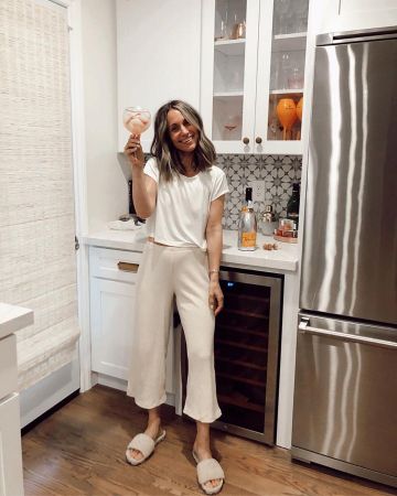 Topshop Leg Lounge Pants of Shannon on the Instagram account @itsybitsyindulgences