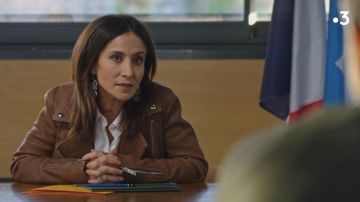 La bague noire de Samia Nassri (Fabienne Carat) dans Plus belle la vie