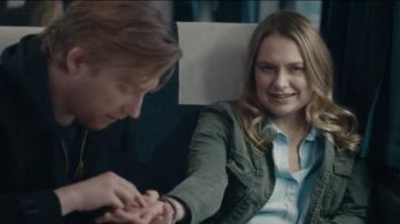 La lumière Bleue Chambray Shirt porté par Ruby Richardson (Merritt Wever) en Exécution de la Saison 1, Épisode 20