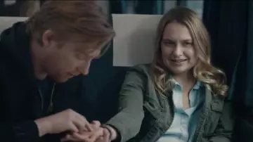 La lumière Bleue Chambray Shirt porté par Ruby Richardson (Merritt Wever) en Exécution de la Saison 1, Épisode 20