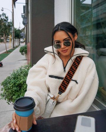 Amantes + amigos Sweater Rhea usado por Michelle Infusino en su cuenta de Instagram @michelleinfusino