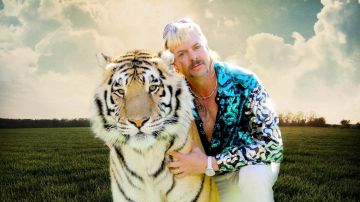 Blue sequin blazer jacket worn by G.W. Zoo (Joe Exotic) in Tiger King: Murder, Mayhem and Madness (S01E01)