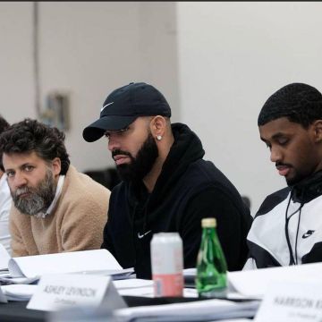 The Nike cap worn by Drake on his account Instagram @champagnepapi
