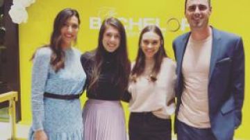 Bleu robe à fleurs portées par Rebecca Kufrin dans La Bachelorette