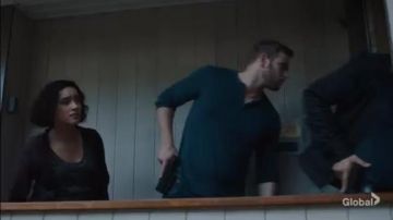 Green Leop­ard Tee worn by Hana Gibson (Keisha Castle-Hughes) in FBI: Most Wanted Season 1 Episode 12