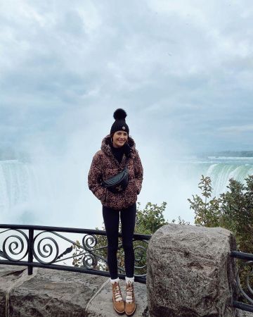 Moncler Fox Fur Bea­n­ie of Rach Parcell on the Instagram account @rachparcell