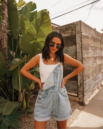 Levi's Vintage Denim Shortall Global porté par Michelle Infusino sur son Instagram account @michelleinfusino
