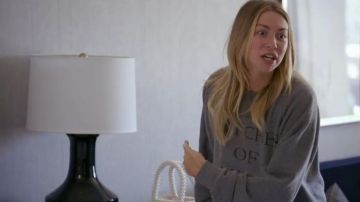 Gris Sorcières de Weho Chandail porté par Stassi Schroeder dans Vanderpump Règles Saison 8 Épisode 15