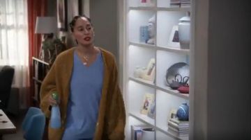 Janet Ruban Cardigan porté par arc-en-ciel Johnson (Tracee Ellis Ross), en black-ish Saison 6 Épisode 21