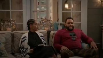 Rayé & Paillettes Cardigan porté par arc-en-ciel Johnson (Tracee Ellis Ross), en black-ish Saison 6 Épisode 21
