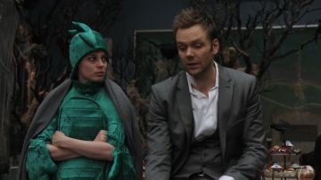 Green dragon lizard costume worn by Britta Perry (Gillian Jacobs) in Community (S02E06)