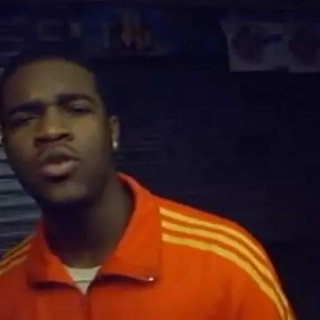 La veste de survêtement Adidas Firebird TT orange portée par A$AP Ferg sur son compte Instagram @asapferg